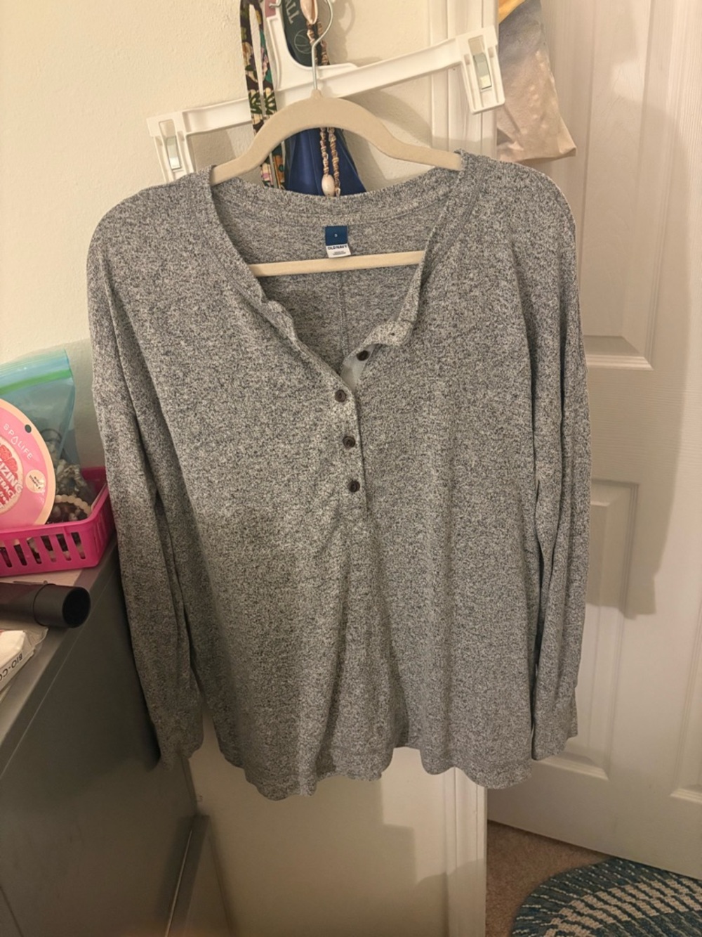 Old Navy Heather Gray Long Sleeve Henley Top